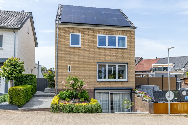 Foto - Te koop: Instapklaar gemoderniseerd vrijstaand woonhuis met 188 m2 wonen in Bocholtz